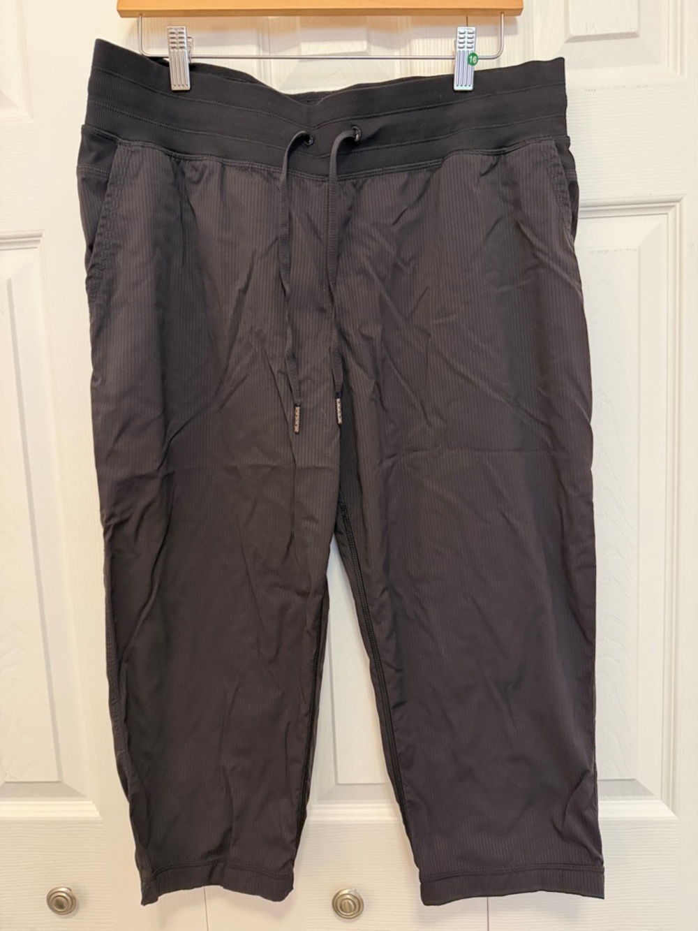Lululemon capri, inseam 19”